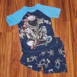 5 for $25 Wonder Nation Blue Skateboarding Astronaut Pajamas Kids Size 4/5